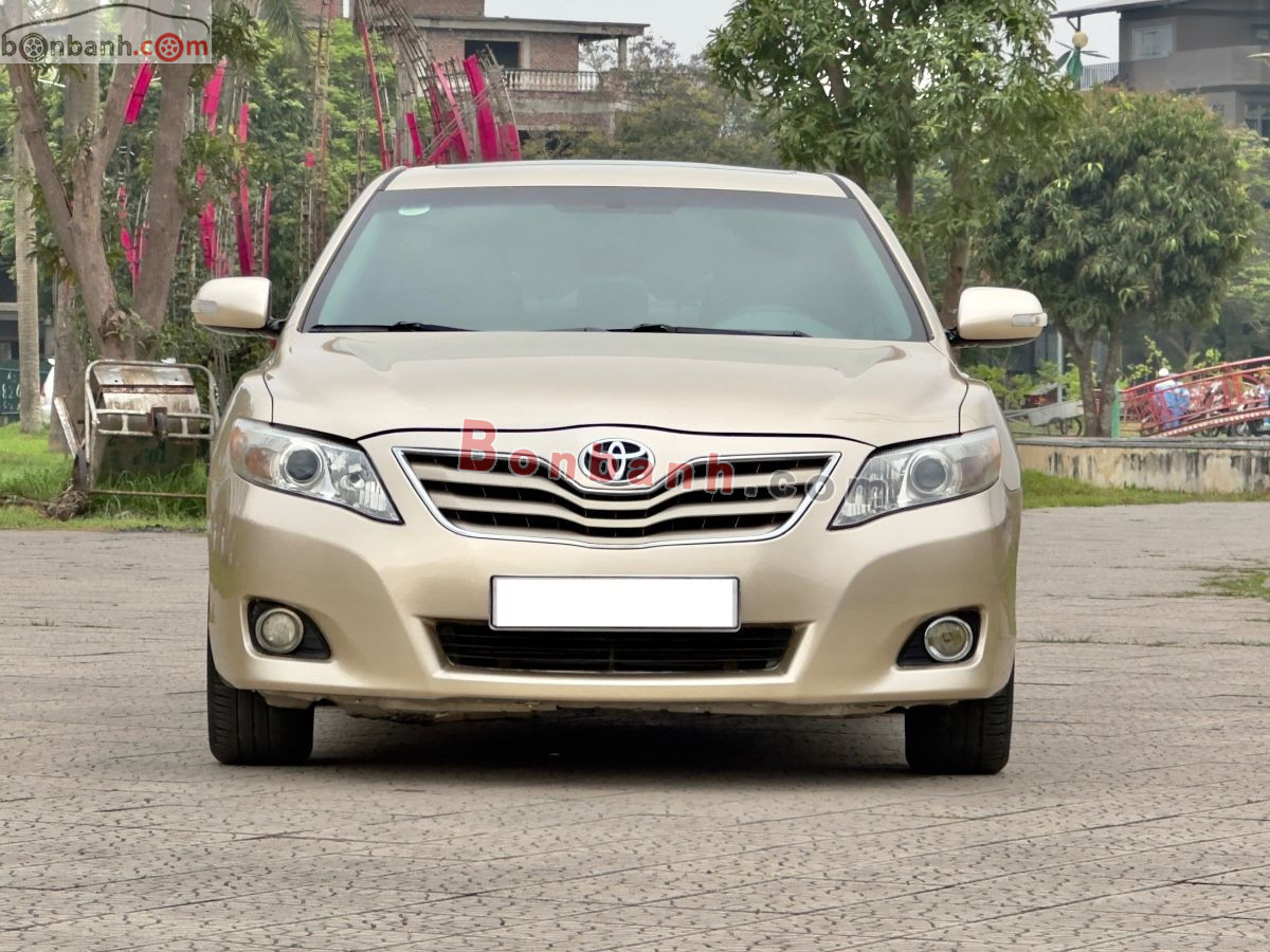 Toyota Camry LE 2.5 2010